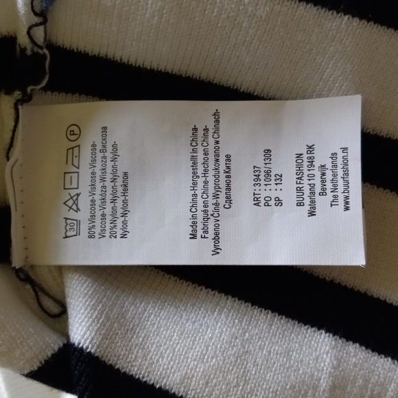 Yest Netherlands Size US 12/EUR 44 Strpied Sweater Embellished Sleeves Like New - Picture 7 of 8